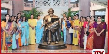 ඉන්දියාවේ නිල සංචාරයකට එක් වූ මෙරට මන්ත්රීවරියන් පිරිස යළි ලංකාවට