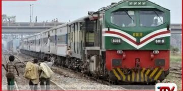 පාකිස්තාන දුම්රිය සේවකයන් 5,500කට අධික පිරිසකට වසර තුනකින් විශ්රාම වැටුප් නෑ