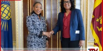 අගමැතිනී හරිනි  ලන්ඩන් නුවරදී  පොදුරාජ්‍ය මණ්ඩලීය මහලේකම්වරිය  හමුවෙයි