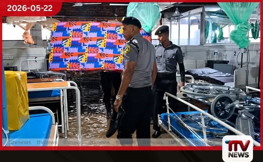 අධික වැසි හමුවේ හලාවත රෝහලේ වාට්ටු 3ක් ජලයෙන් යටවෙයි රෝගීන් හදිසියේම වෙනත් ස්ථානවලට