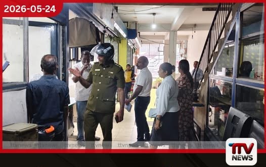 අඩු මිලට ඇස් කණ්ණාඩි දෙනවා කියා සල්ලි ගත්තු හොර දොස්තරලා 4ක් සෞඛ්ය බලධාරීන්ගෙන් හදිසි වැටලීමකදී තලවකැලේදී කොටු වෙයි