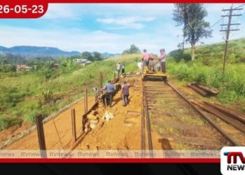 දැඩි වර්ෂාවෙන් විනාශ වූ උඩරට දුම්රිය මාර්ග කොටසක් කඩිනමින් පිළිසකර කෙරෙයි