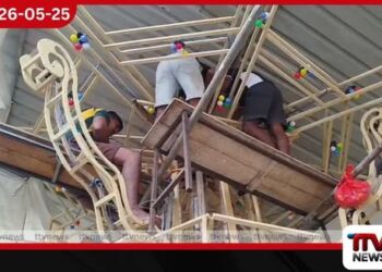 වෙසක් මංගල්යය වෙනුවෙන් වැලිගම පොලිස් විශේෂ කාර්ය බලකායෙන් අතිවිශාල කැරකෙන පහන් කූඩුවක්