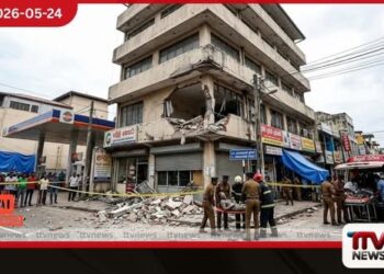 මහනුවර ගොඩනැගිල්ලක  බැල්කනියක් කඩා වැටීමෙන්  දෙදෙනෙකුට තුවාල