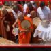 අම්බුලුවාවෙන් ඉතිහාසයේ ප්‍රථම වරට දැවැන්ත වෙසක් කලාපයක් විදුලි බුබුළු 30,000ක තොරණක් සහ කිලෝමීටර් 3ක ආලෝක පූජාවක්