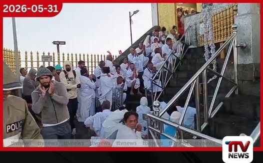 වෙසක් පොහෝ දින ශ්රී පාද උඩ මළුවේ පින්කම් රැසක්