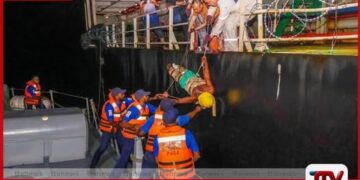දකුණු මුහුදේදී  අනතුරට පත් ධීවරයෙකු  බේරාගැනීමට නාවික හමුදාවෙන් කඩිනම් සහයක්