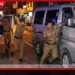 පොලිස් නිලධාරියෙකුගේ අත වීදුරුවට හිරකර මීටර් 30ක් ඇදගෙන ගිහින් රියැදුරු මත්ද්රව්ය ජාවාරම්කරුවෙක්