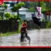 කාලගුණයෙන් හදිසි නිවේදනයක් අකුණු සහ තද සුළං අනතුරු ගැන ජනතාවට අනතුරු ඇඟවීමක්