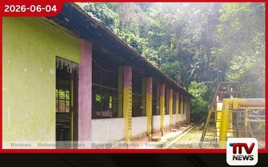 දශක හතක ඉතිහාසයක් ඇති ඇත්පට්ටිය කනිෂ්ඨ විද්යාලය සිසුන් නොමැතිව පාළු වෙයි