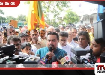 නුවරඑළිය – හැටන් මාර්ගයේදී වෑන් රථයක් සහ ත්‍රීරෝද රථයක් ගැටී පාසල් ළමුන් දෙදෙනෙකු ඇතුළු තිදෙනෙකුට තුවාල