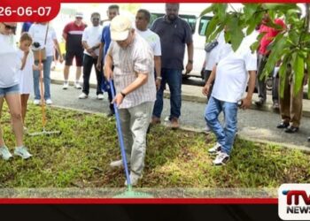 සමාජවාදී රටවලින් උපාධි ලැබූ  ශ්‍රී ලාංකිකයින් සහ රුසියානු  තානාපති කාර්යාලය එක්ව කොළඹ පිරිසිදු කරයි