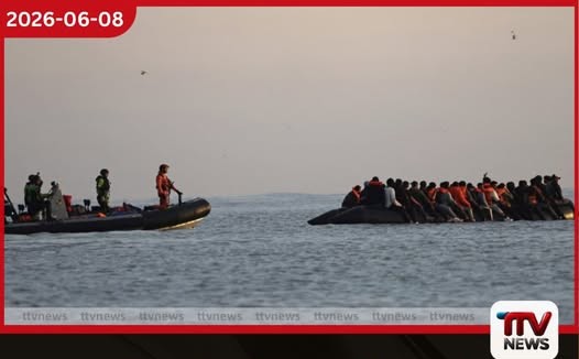 මෝල්ටා මුහුදු තීරයේදී සංක්රමණික බෝට්ටුවක් පෙරළී යයි
