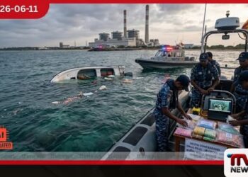 නොරොච්චෝල මුහුදු තීරයේදී අනතුරට ලක්වූ හොර බෝට්ටුව කෝටි 18ක මත්පෙති තොගයක් නාවික හමුදා භාරයට