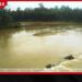 කළු ගඟ පිටාර ගලයි…