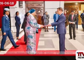 නැමීබියාවේ ශ්රී ලංකා මහ කොමසාරිස් එරට ජනපතිට අක්තපත්ර පිළිගන්වයි