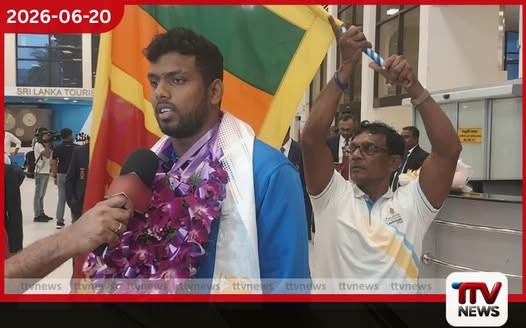 ලෝකයේම අවධානය දිනූ රුමේෂ් තරංග වාර්තා පිට වාර්තා තබා දිවයිනට