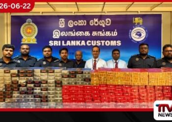 රුපියල් කෝටි 1.3ක  නීතිවිරෝධී දුම්වැටි තොගයක් සමඟ  චීන ව්‍යාපාරිකයෙක් කටුනායකදී කොටුවේ