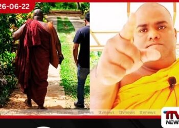 ශාසනයෙන් නෙරපූ  රාජාංගනයේ සද්ධාරතන හිමි  දායකයින්ගේ හැඬා වැටීම් මධ්‍යයේ  විහාරස්ථානයෙන් නික්ම යයි