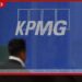 KPMG ඕස්ට්‍රේලියා සමාගමේ  සභාපති සහ ජ්‍යෙෂ්ඨ හවුල්කරුවන්  දෙදෙනෙකු ඉල්ලා අස්වෙයි