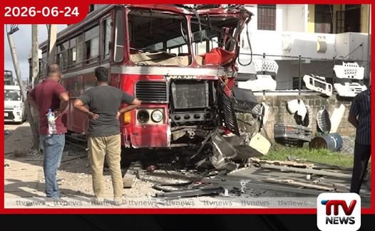 ධාවනය වෙමින් තිබූ බස් රියදුරා හෘදයාබාධයකිිින් මරුට!