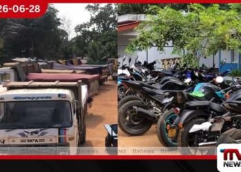 කිලිනොච්චියේ නීති කැඩූ යතුරුපැදි 30ක් සහ ටිපර් රථ 20ක් පොලිස් භාරයට