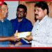 දිට්වා සුළි කුණාටුවෙන් බැට කෑ මඩකළපුවේ ඉස්සන් ගොවීන්ට රුපියල් මිලියන 9.5ක මූල්යාධාර