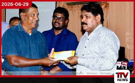 දිට්වා සුළි කුණාටුවෙන් බැට කෑ මඩකළපුවේ ඉස්සන් ගොවීන්ට රුපියල් මිලියන 9.5ක මූල්යාධාර
