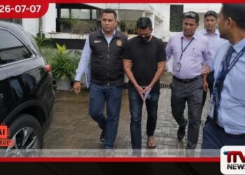 RMV නිලධාරීන් සමඟ එක්වී අනීතිකව ගෙන්වූ වාහන දෙකක්
