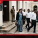 කොළඹ ඉඩම් රෙජිස්ට්රාර්වරිය ඇප මත මුදා හැරේ බාහිර පුද්ගලයන්ට රහස්ය ලේඛන ලබාදීම ගැන චෝදනා