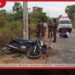 පදවිය, බෝගස්හන්දිය මාර්ගයේදී යතුරුපැදියක් විදුලි කණුවක ගැටී පියා ජීවිතක්ෂයට