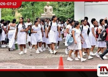ඩෙංගු වසංගතය හේතුවෙන් පාසල් සිසුන්ට අත් සහ කකුල් වැසෙන ඇඳුම් ඇඳීමට අවසර
