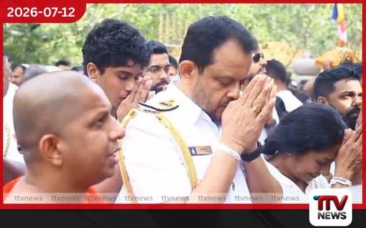 ධුරය භාරගත් නව නාවික හමුදාපති ශ්රී මහා බෝධිය වැඳ පුදයි