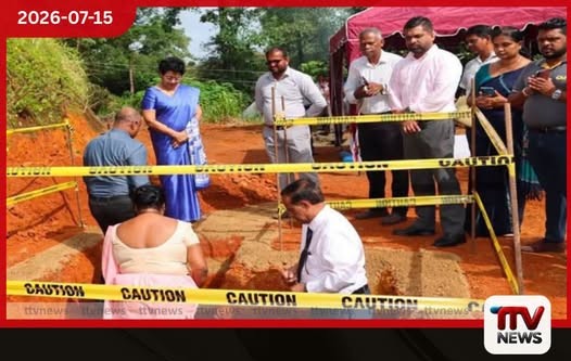 අගවිනිසුරුට අපහාස කර ශ්රේෂ්ඨාධිකරණය තුළ කඩදාසි විසි කළ නීති ශිෂ්යයන් දෙදෙනා දිල්ලි පොලිසියෙන් අත්අඩංගුවට