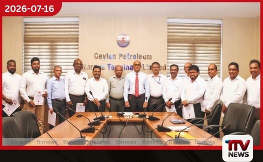 ඛනිජ තෙල් තොග ගබඩා පර්යන්ත සමාගමේ බැති ගී කණ්ඩායම වෙත සහතිකපත් ප්රදානයක්