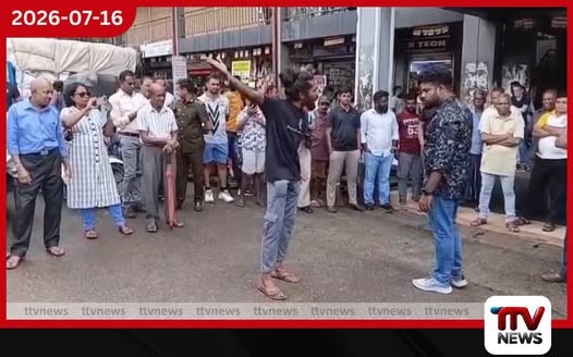 ඩෙංගු ගැන මිනිස්සුන්ට කියන්න තරුණයෝ පාරට බහී…