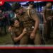 බීමතින් ඔඩොක්කුවට ආ කොස්තාපල් පොලිස් නිළධාරිනියගේ අරහෙන් මෙහෙන් අල්ලලා ලිංගික අතවර කරන්න හදලා….