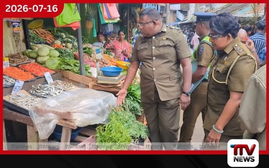 හැටන් මහජන වෙළඳපොළේ මාර්ගය අවහිර කරමින් වෙළඳාම් කළ පිරිසට දැඩි අවවාද