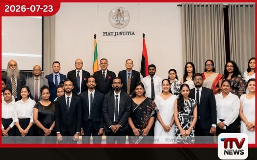 කොළඹ නීති පීඨයට සහ නීති විද්යාලයට මහාචාර්ය ජී.එල්. පීරිස්ගෙන් භාරකාර අරමුදලක්