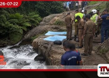 සෙල්ෆි ඡායාරූපයක් ගැනීමට ගිය  සිසුන් දෙදෙනෙක් බෑවුමකින් ඇදවැටී මරුට