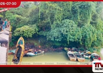 පොලිස් රැකවල් මැද  කළු ගඟේ නීතිවිරෝධී ලෙස මැණික් ගැරූ  මැණික් මුදලාලිලා 3ක් ඇතුළු 25ක්  කෝටි 7ක උපකරණ සමඟ අත්අඩංගුවට