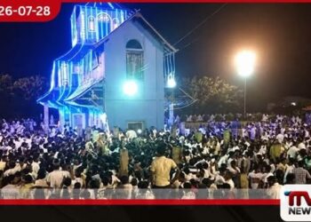 ආරක්ෂක රැකවල් මැද දෙවිනුවර පෙරහර වීථි සංචාරය කෙරේ
