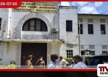 අනුරාධපුර බන්ධනාගාරයේ රැඳවියෙකු දිවි තොර කර ගැනීමට තැත් කිරීමෙන් රෝහල්ගත කෙරේ