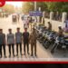 හෙල්මට් නැතුව බයිසිකල්වලින් එන අවුරුදු 19 චණ්ඩි පන්ති එන අහිංසක දරුවන්ට කරදර කරලා මාට්ටු…