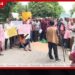 වී මිල ඉහළ දමන්නැයි ඉල්ලමින් උහන ගොවීන් පාරට බසී!