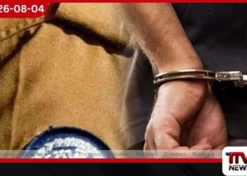 රේගු බදු වංචා චෝදනාවකට මෝටර් රථ සමාගම් අධ්යක්ෂවරයෙක් ඇතුළු දෙදෙනෙක් රිමාන්ඩ්