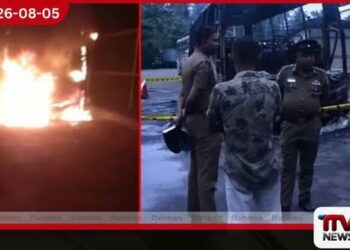 කඩුවෙල බස් නැවතුම්පළේදී සුඛෝපභෝගී බස් රථයක් ගිනි තබා විනාශ කරයි