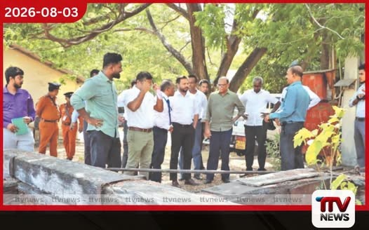 වරාය සහ සිවිල් ගුවන් සේවා ඇමැතිවරුන් ත්රිකුණාමලය වරායේ නිරීක්ෂණ චාරිකාවක