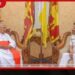 නාවික හමුදාධිපති අතිඋතුම් කාදිනල් හිමිපාණන් බැහැදැක ආශීර්වාද ලබාගනියි