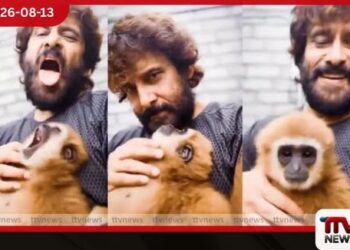 ඉන්දියාවේ සුපිරි නළුවා වදුරෙක් එක්ක සෙල්ලම් දාලා මුළු රටෙන්ම බැනුම් අහගනී….